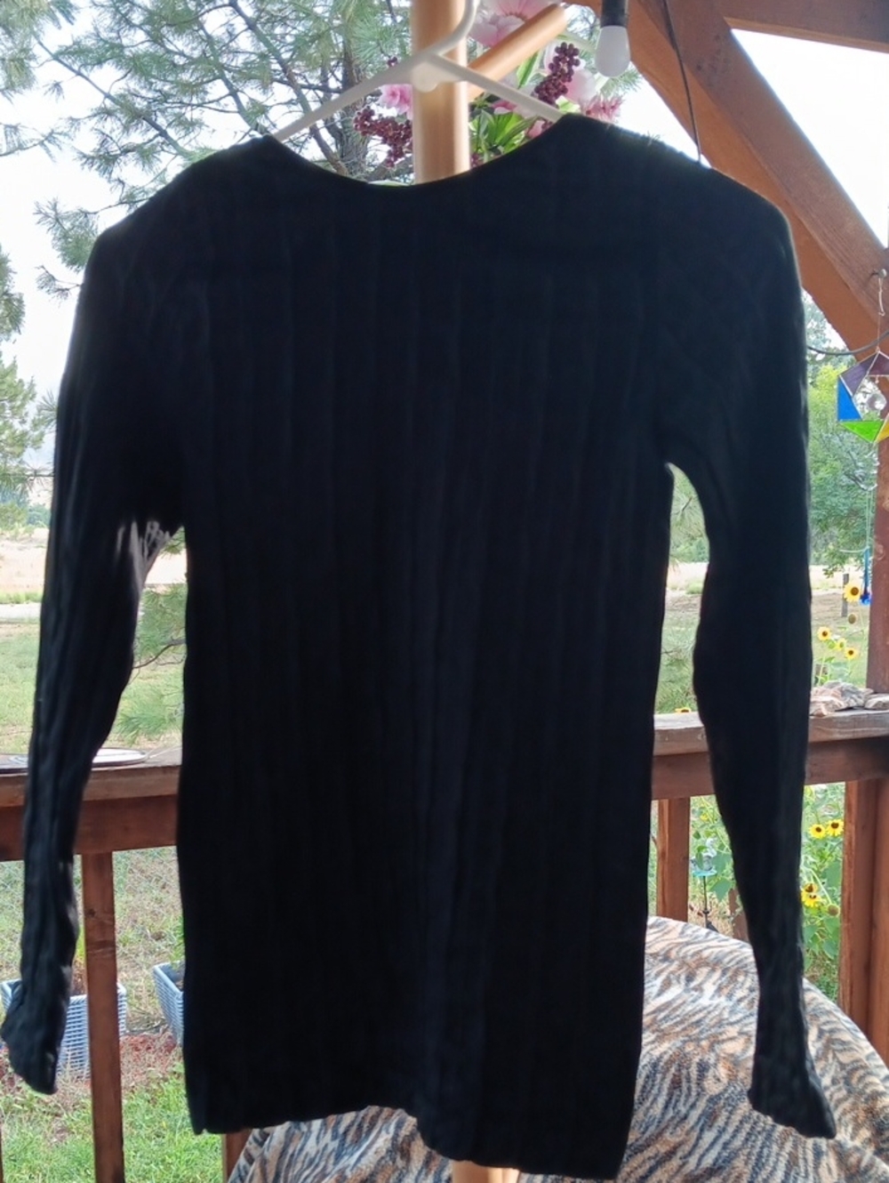 Women's Black Ribbed Long-Sleeve Tee